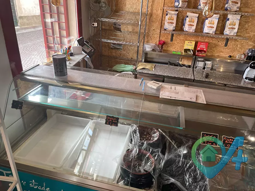 Immagine 4 di Attività commerciale in vendita  a Montichiari