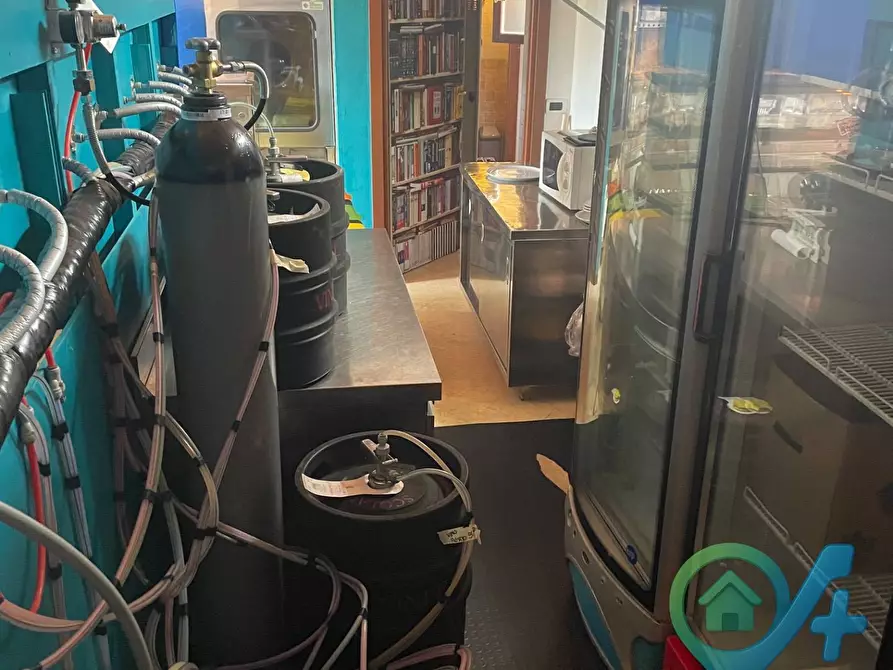 Immagine 5 di Attività commerciale in vendita  a Montichiari