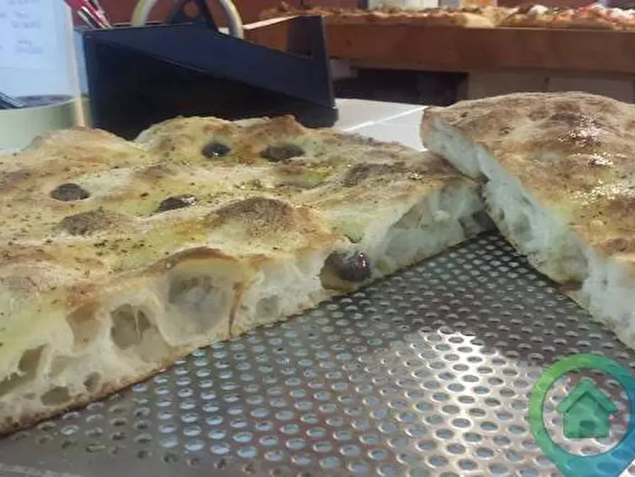 Immagine 8 di Attività commerciale in vendita  a Verona