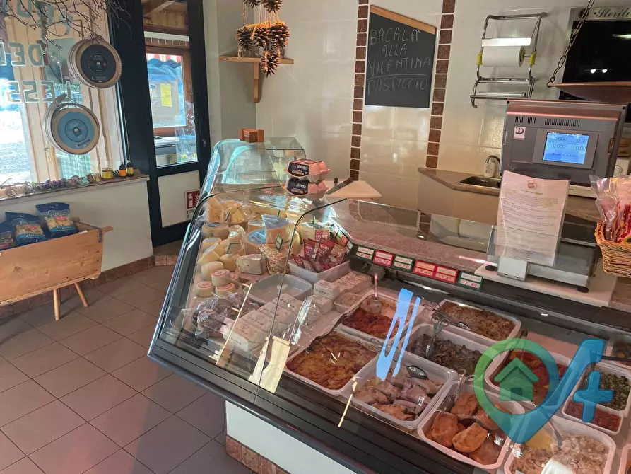 Immagine 2 di Attività commerciale in vendita  in via Carcereri 29 a Bosco Chiesanuova