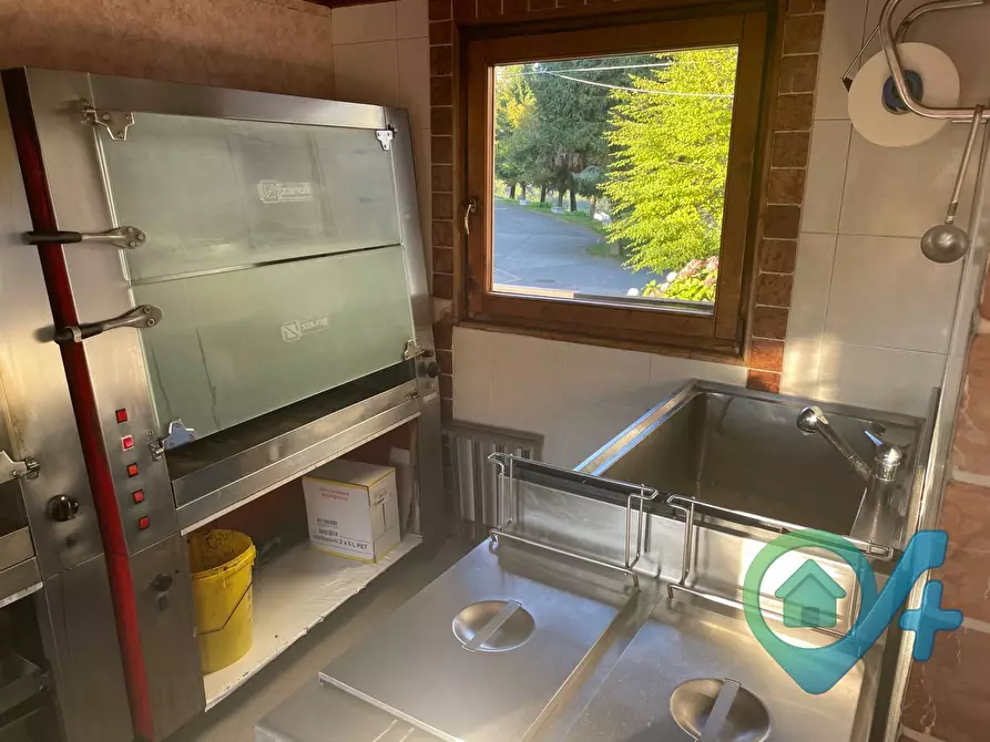 Immagine 10 di Attività commerciale in vendita  in via Carcereri 29 a Bosco Chiesanuova