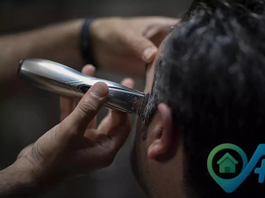 Immagine 1 di Attività commerciale in vendita  a Verona