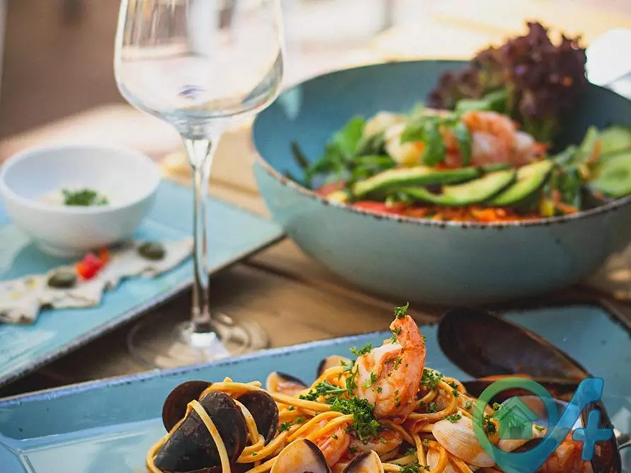 Immagine 6 di Attività commerciale in vendita  a Castiglione Delle Stiviere