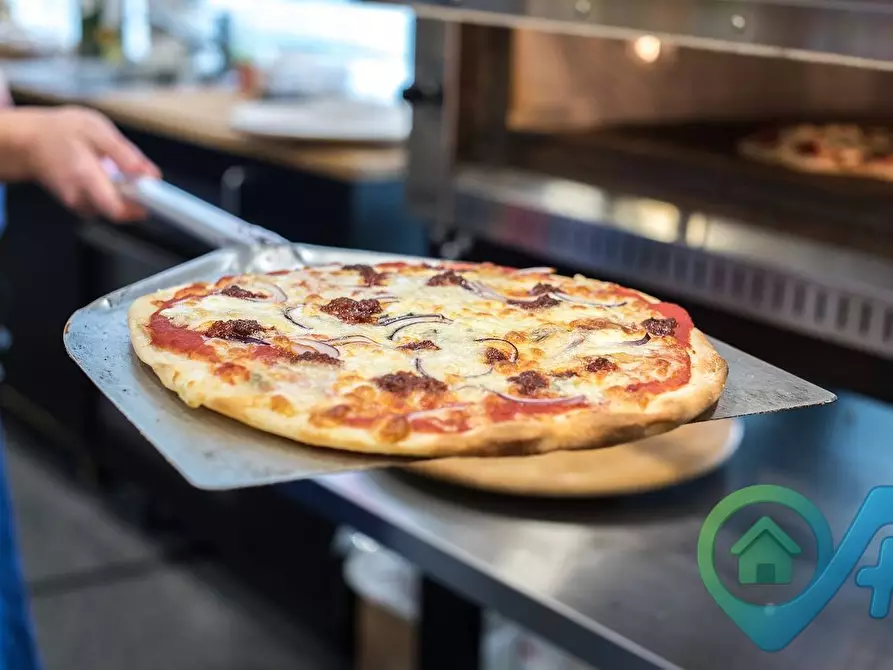 Immagine 7 di Attività commerciale in vendita  a Castiglione Delle Stiviere