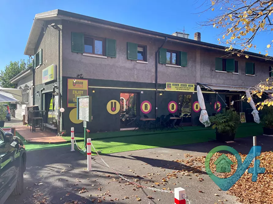 Immagine 1 di Locale commerciale in vendita  in viale Giuseppe Verdi 5 a Sirmione