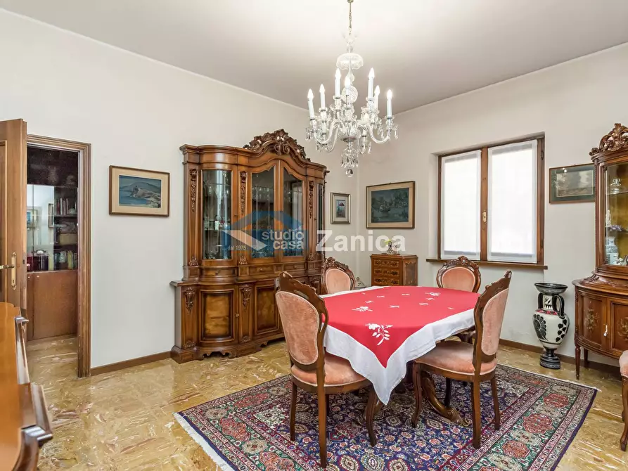 Immagine 11 di Villa in vendita  in Via Costantina a Bergamo