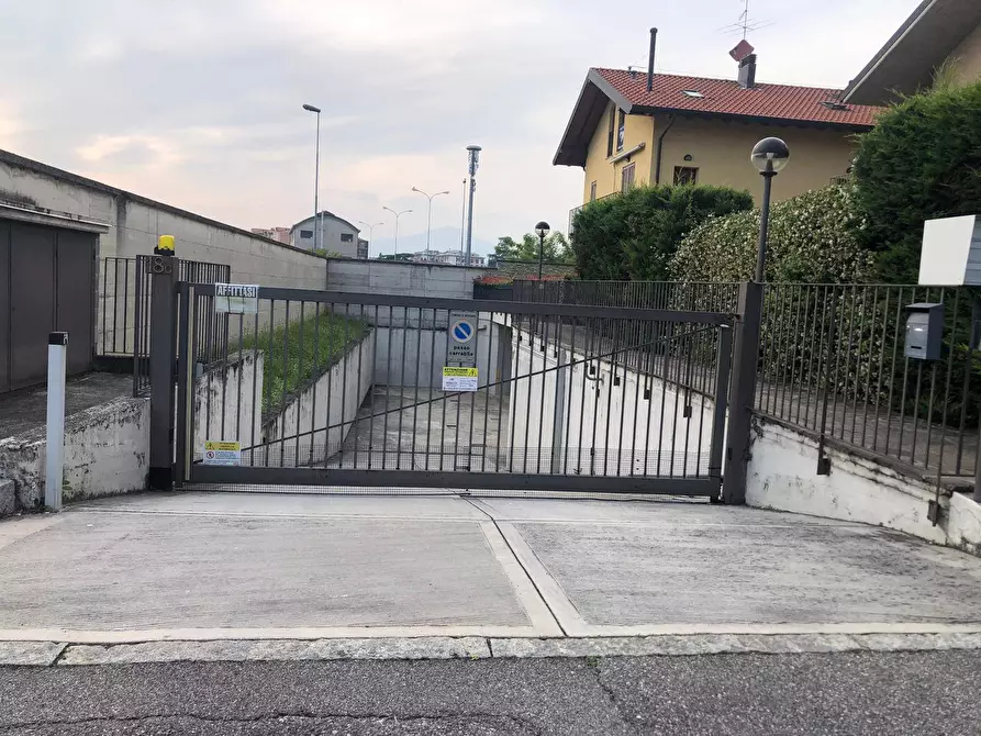 Immagine 1 di Magazzino in affitto  in VIA SPINO a Bergamo