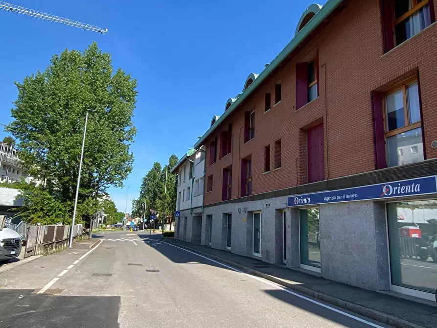 Immagine 1 di Box auto in vendita  in via privata lorenzi a Bergamo