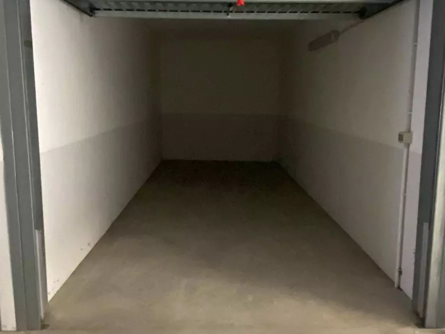 Immagine 4 di Box auto in vendita  in via privata lorenzi a Bergamo