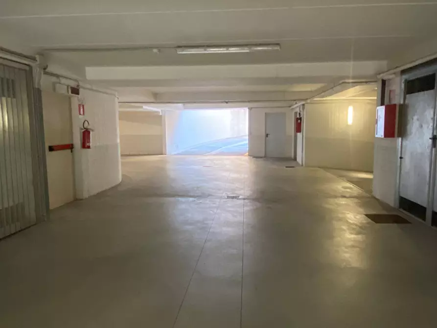 Immagine 7 di Box auto in vendita  in via privata lorenzi a Bergamo