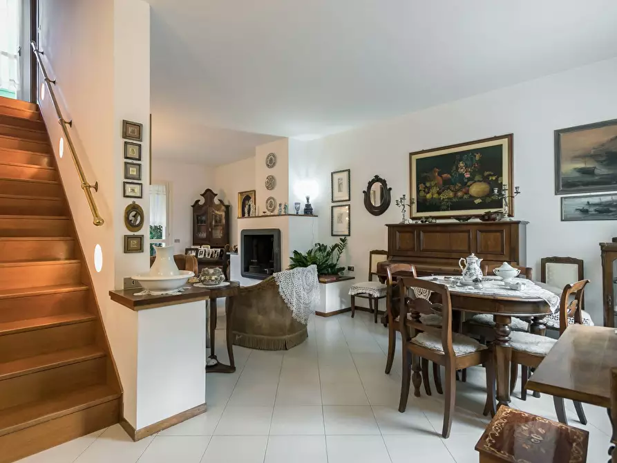 Immagine 8 di Villetta a schiera in vendita  in VIA VERDI a Mozzo