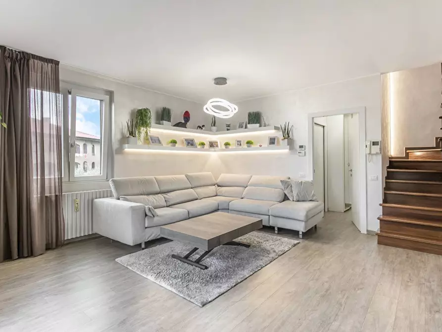 Immagine 1 di Appartamento in vendita  in CARSO a Bergamo