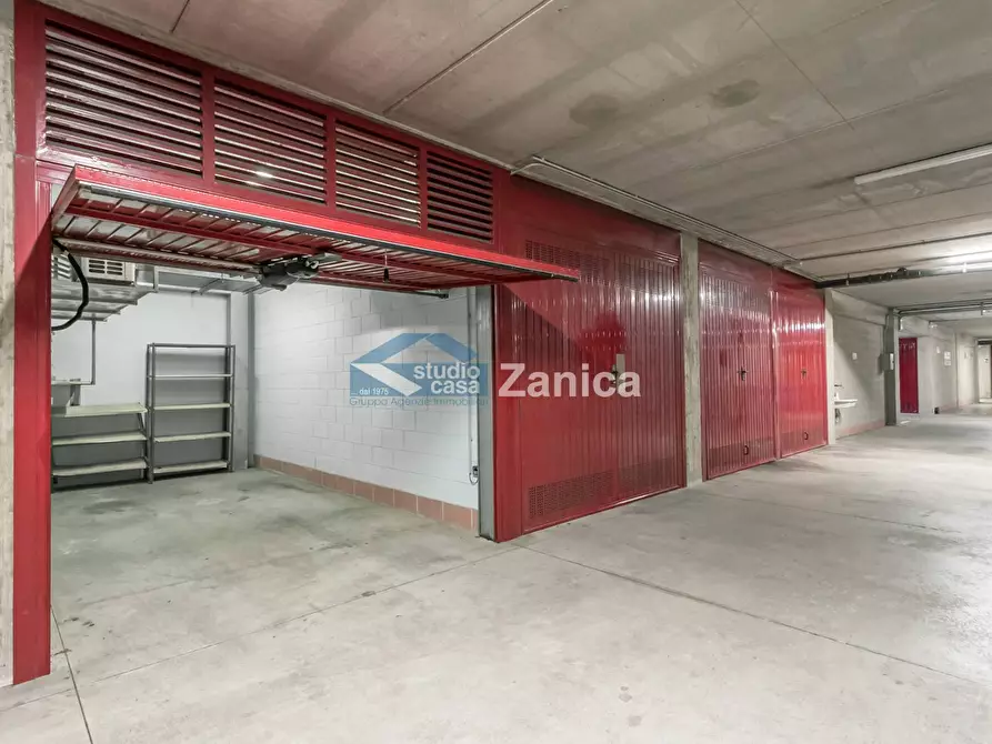 Immagine 10 di Negozio in vendita  in Via Andrea Previtali a Bergamo