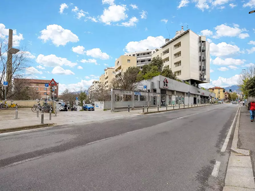 Immagine 14 di Appartamento in vendita  in Via San Bernardino a Bergamo