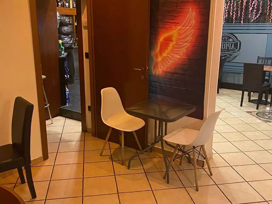 Immagine 2 di Bar / Ristorante in vendita  a Legnano