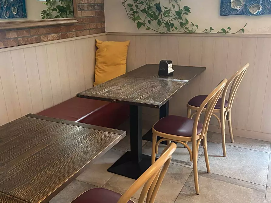 Immagine 1 di Bar / Ristorante in vendita  a Saronno