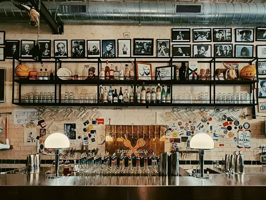 Immagine 1 di Bar / Ristorante in vendita  a Busto Arsizio