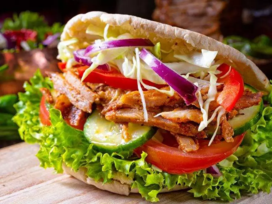 Immagine 2 di Attività commerciale in vendita  a Gallarate