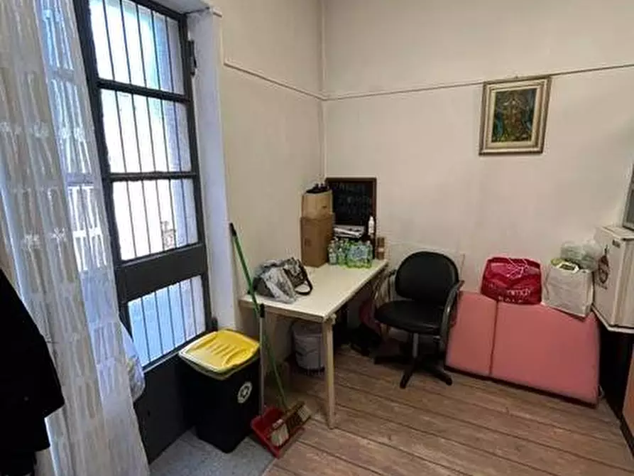 Immagine 3 di Attività commerciale in vendita  a Legnano