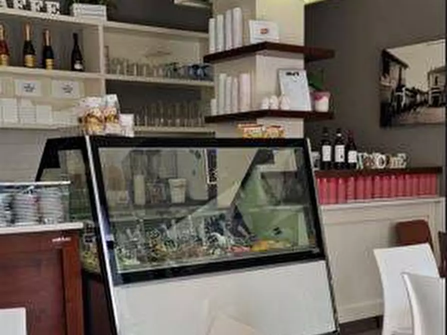 Immagine 3 di Bar / Ristorante in vendita  a Legnano