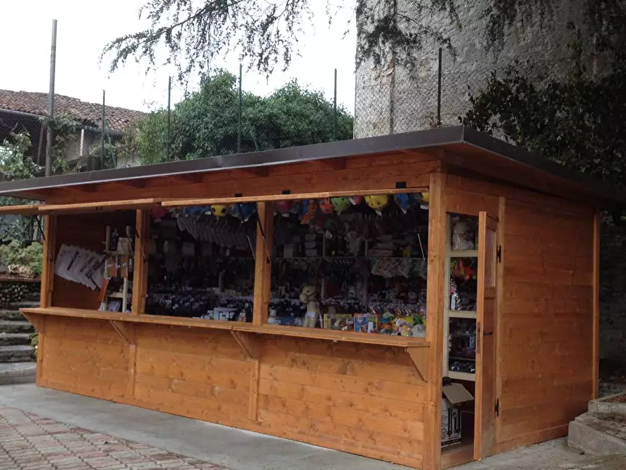 Immagine 2 di Attività commerciale in vendita  a Busto Arsizio