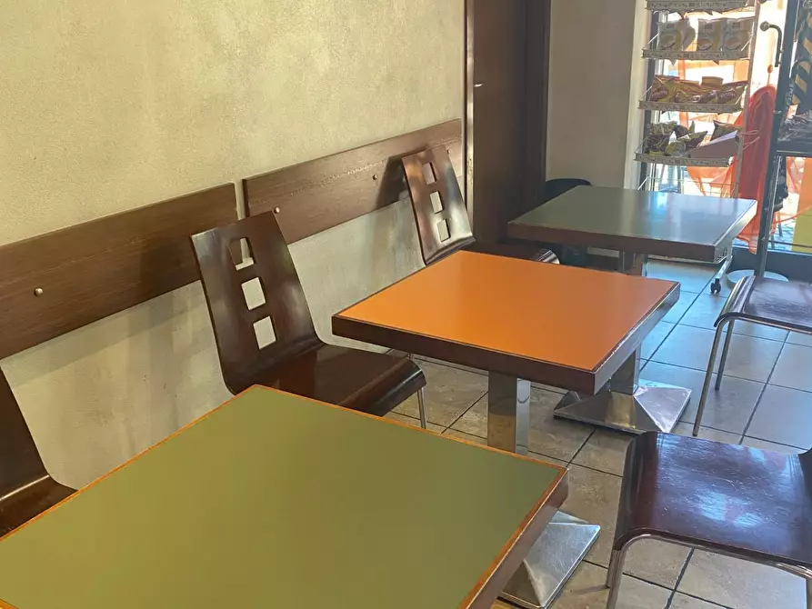 Immagine 1 di Bar / Ristorante in vendita  a Lainate