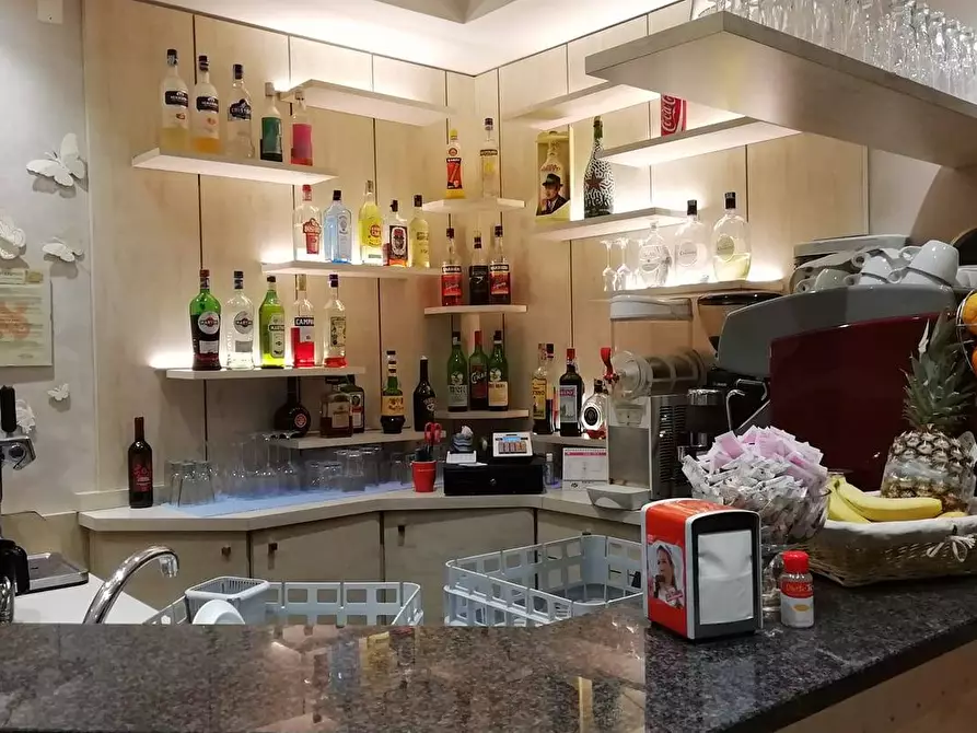 Immagine 1 di Bar / Ristorante in vendita  a Legnano