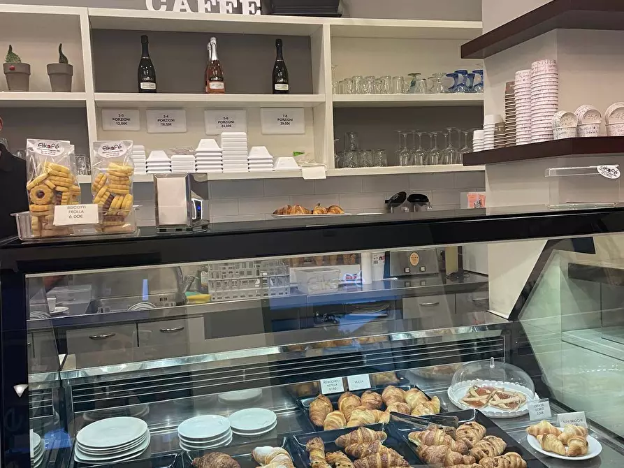 Immagine 4 di Bar / Ristorante in vendita  a Legnano