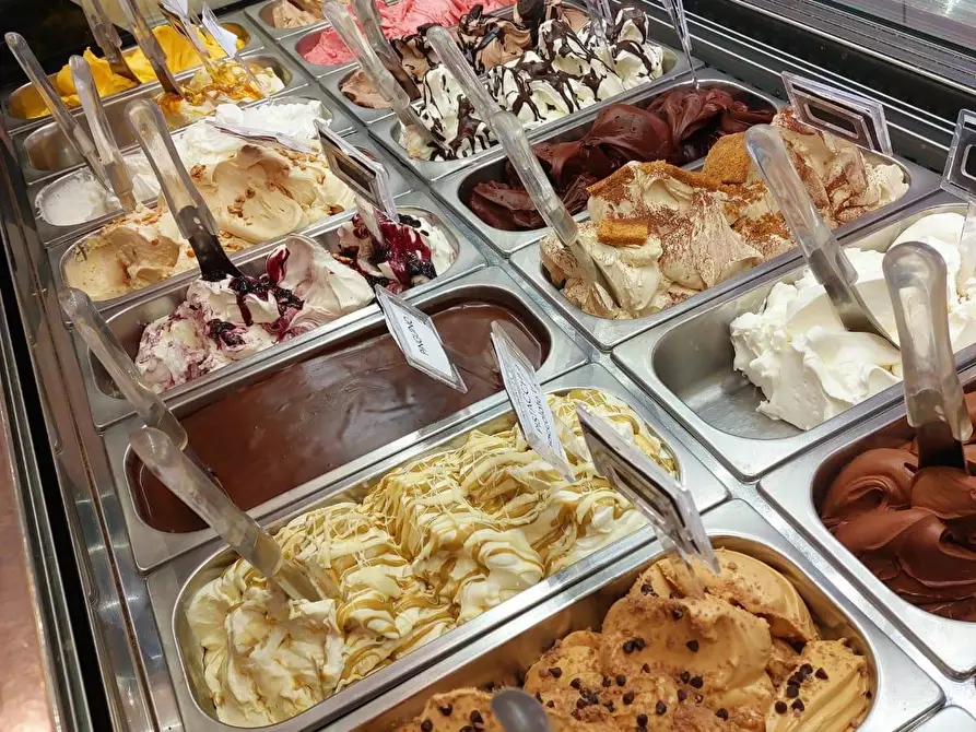 Immagine 2 di Bar / Ristorante in vendita  a Legnano