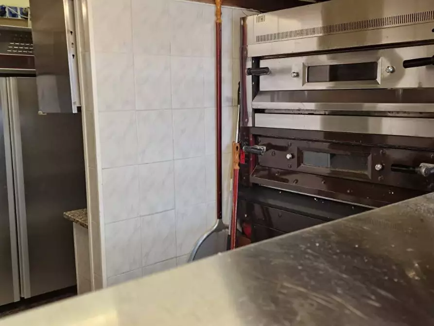 Immagine 1 di Attività commerciale in vendita  a Gallarate