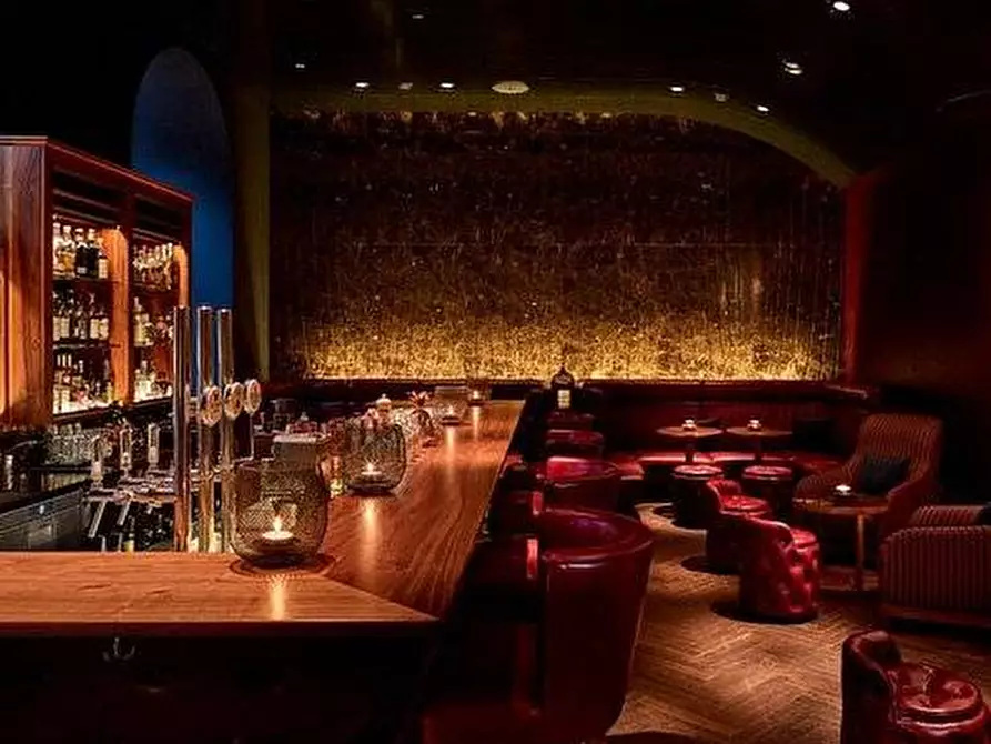 Immagine 1 di Bar / Ristorante in vendita  a Legnano