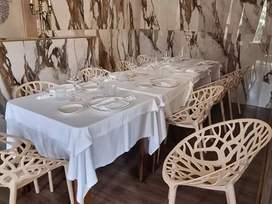 Immagine 3 di Attività commerciale in vendita  a Rho