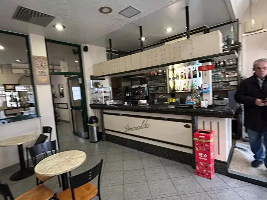 Immagine 3 di Attività commerciale in vendita  a Lainate