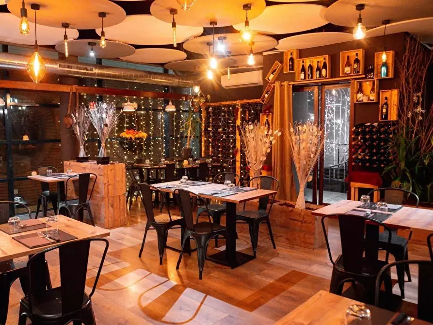 Immagine 5 di Attività commerciale in vendita  a Lainate