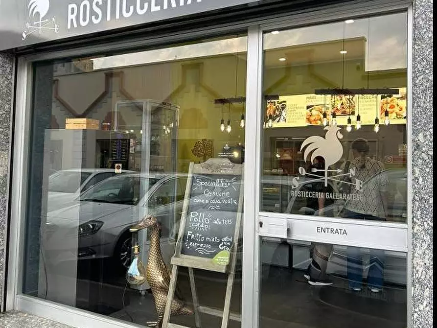 Immagine 1 di Attività commerciale in vendita  a Gallarate