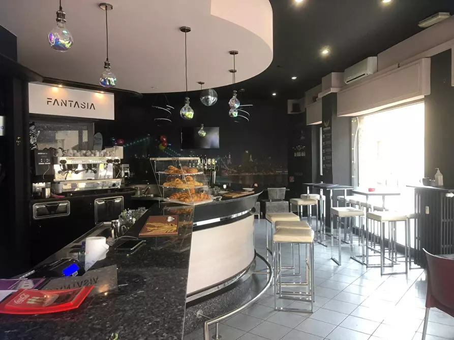 Immagine 2 di Bar / Ristorante in vendita  a Legnano