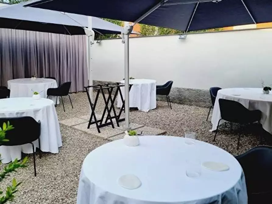 Immagine 3 di Attività commerciale in vendita  a Gallarate