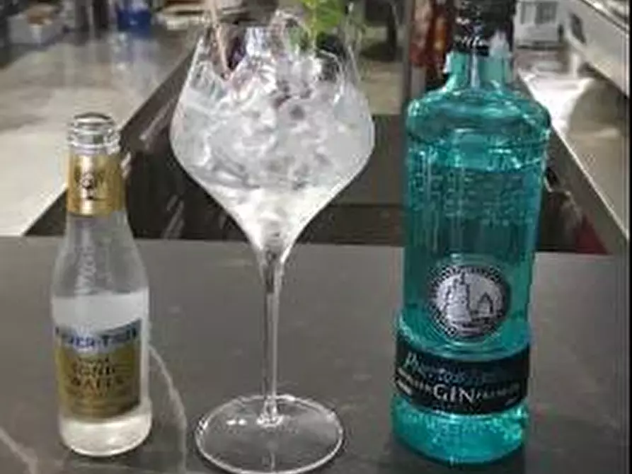 Immagine 1 di Bar / Ristorante in vendita  a Busto Arsizio