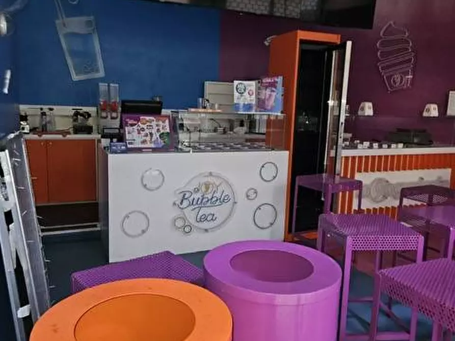 Immagine 4 di Attività commerciale in vendita  a Magenta