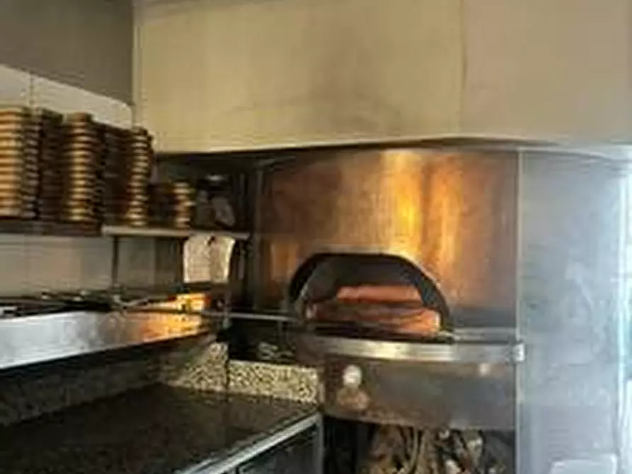 Immagine 8 di Attività commerciale in vendita  a San Vittore Olona
