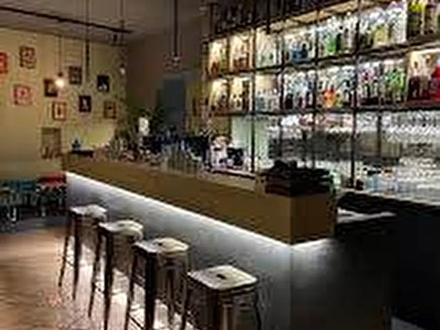 Immagine 1 di Attività commerciale in vendita  a Busto Arsizio