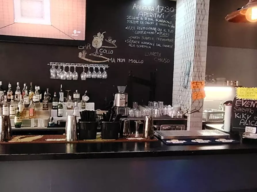 Immagine 1 di Bar / Ristorante in vendita  a Castellanza