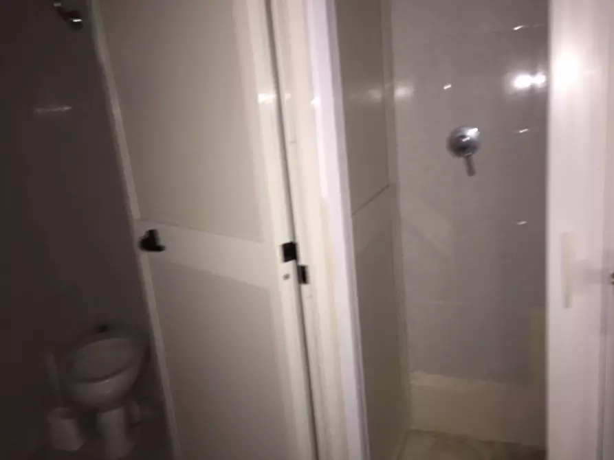 Immagine 7 di Locale commerciale in affitto  in TELESE VIA CRISTOFORO COLOMBO a Castelvenere