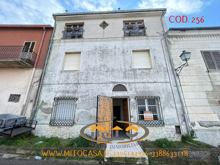 Immagine 1 di Casa indipendente in vendita  in VIA TENENTE TANCREDI a Castelvenere