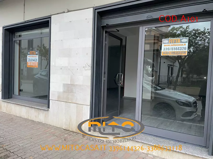 Immagine 2 di Locale commerciale in affitto  in VIA CRISTOFORO COLOMBO a Castelvenere