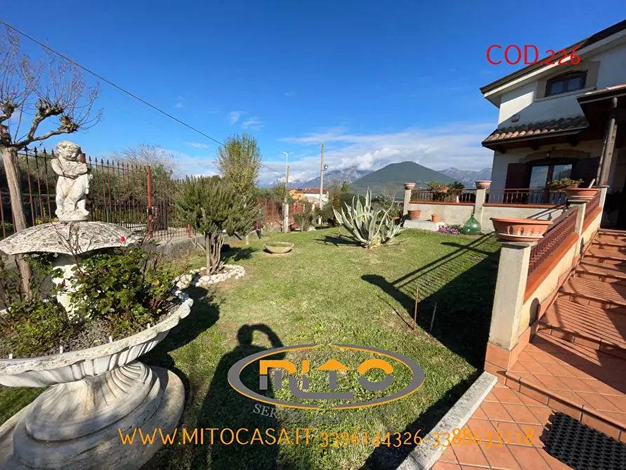 Immagine 3 di Villa in vendita  a Castelvenere