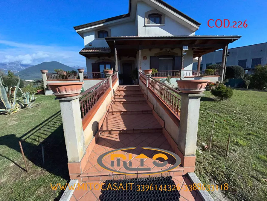 Immagine 4 di Villa in vendita  a Castelvenere