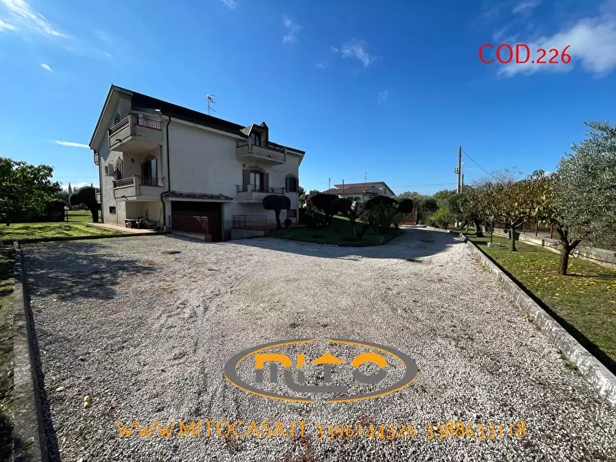 Immagine 80 di Villa in vendita  a Castelvenere