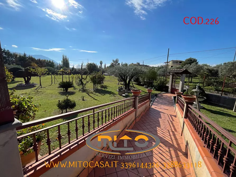 Immagine 101 di Villa in vendita  a Castelvenere