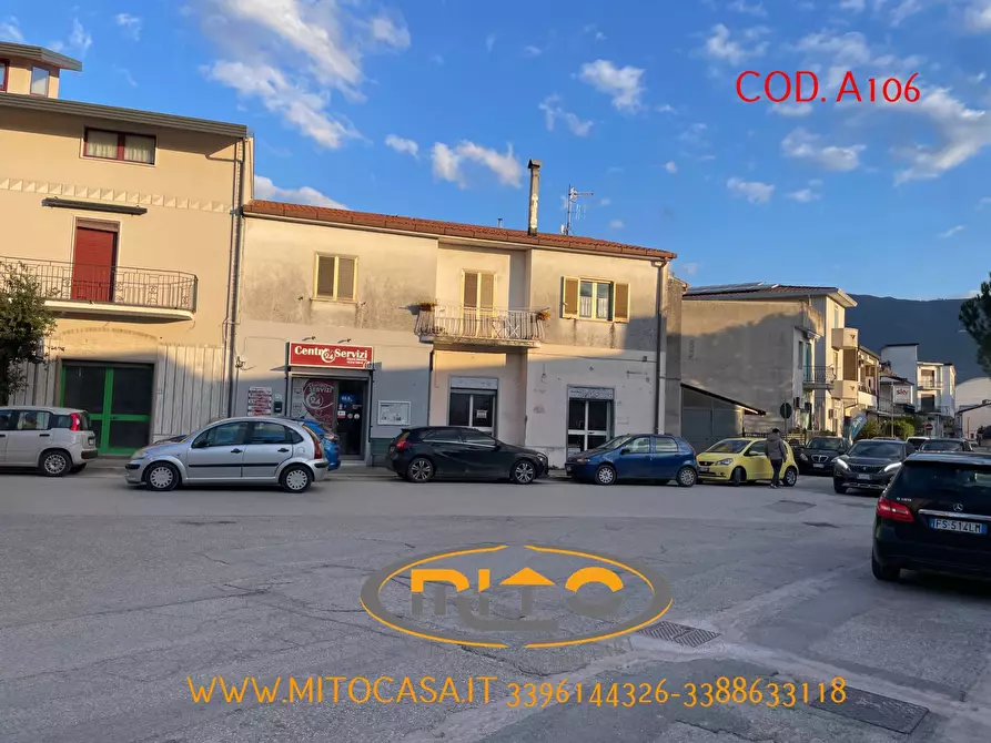 Immagine 2 di Locale commerciale in affitto  in TELESE VIA CRISTOFORO COLOMBO a Castelvenere